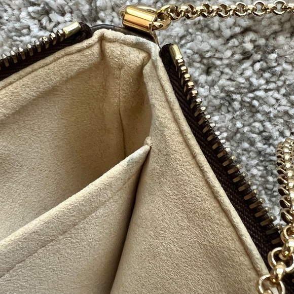 Louis Vuitton Milla MM Pochette - Picture 10 of 13